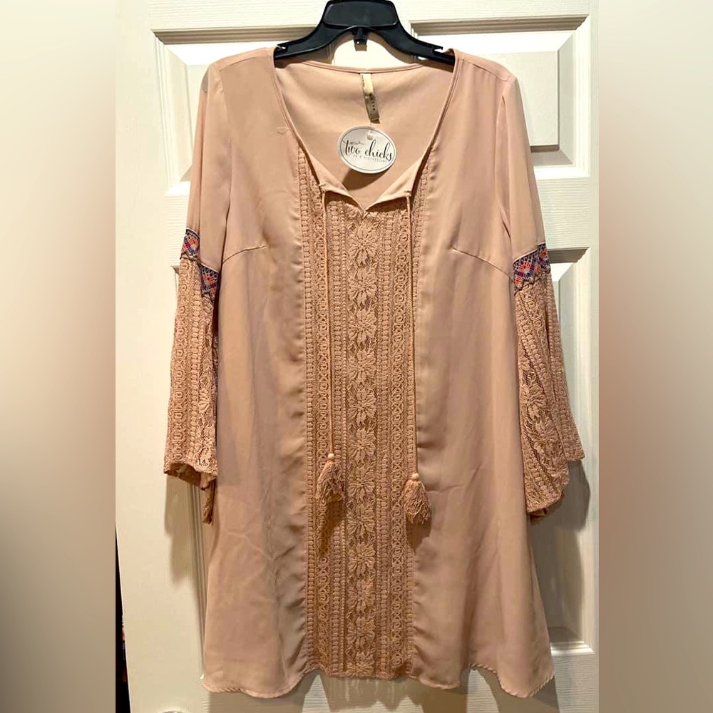 NWT Two Chicks On A Clothsline Cream Dress, size Large